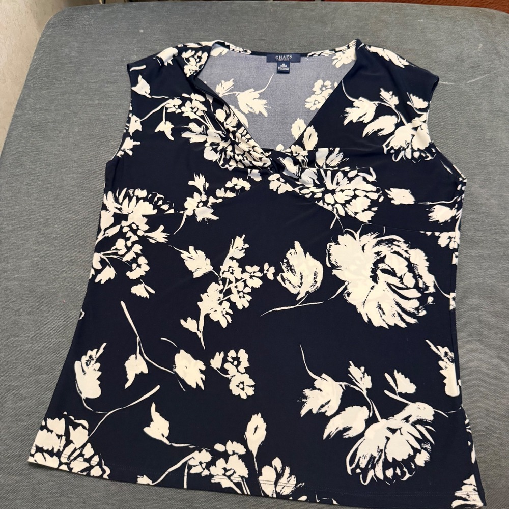 Chaps Womens XL Navy Blue White Floral Twist Front V-Neck Sleeveless Blouse Top